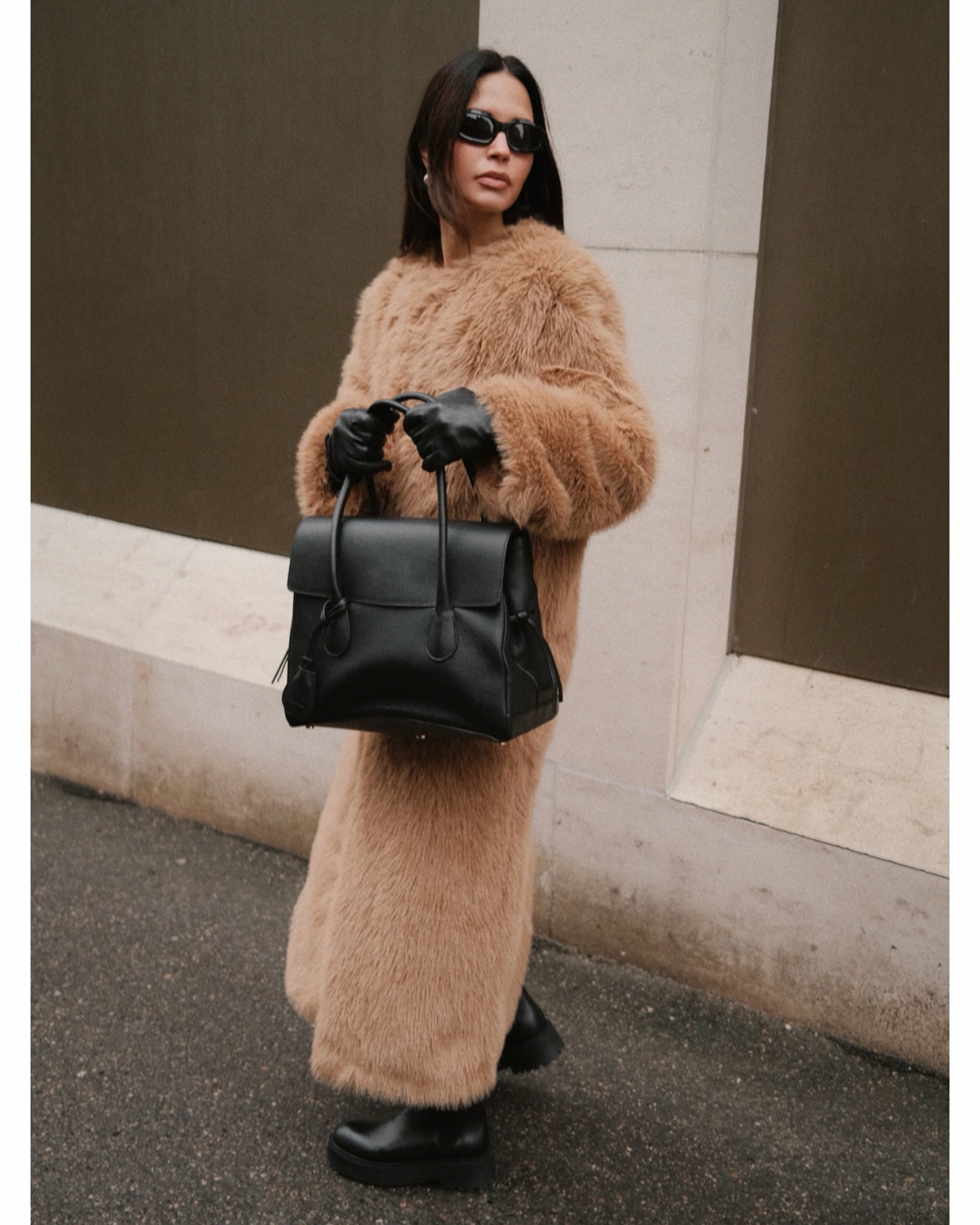 Johanna wearing the Lydia Tote Bag