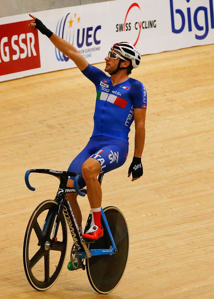 Elia Viviani celebrates his omnium win at the European Championships