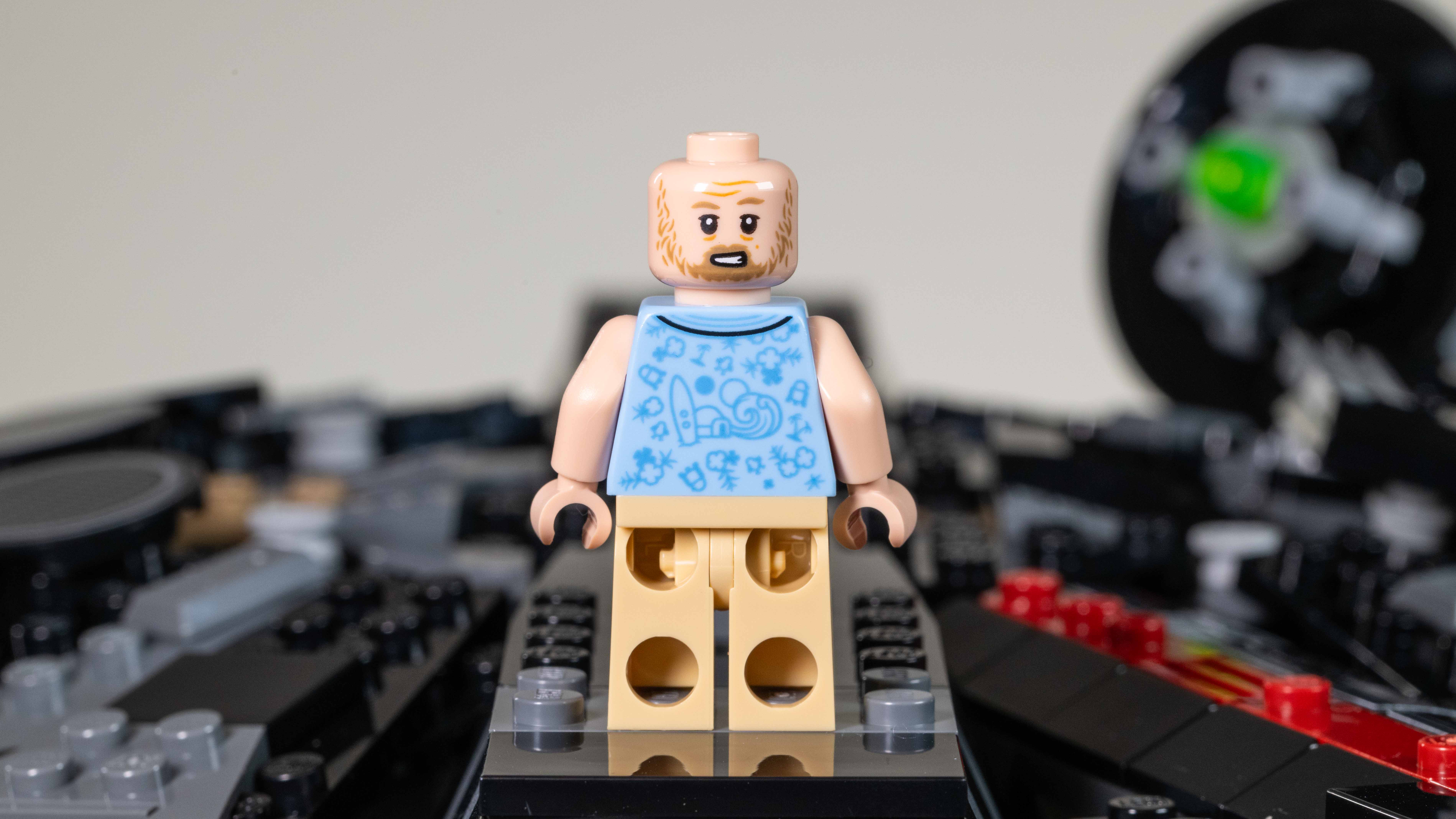 Lego Star Wars The Dark Falcon (75389) Beach Luke (rear)