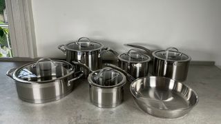 Side profile of the ProCook Professional Stainless Steel Uncoated Cookware Set