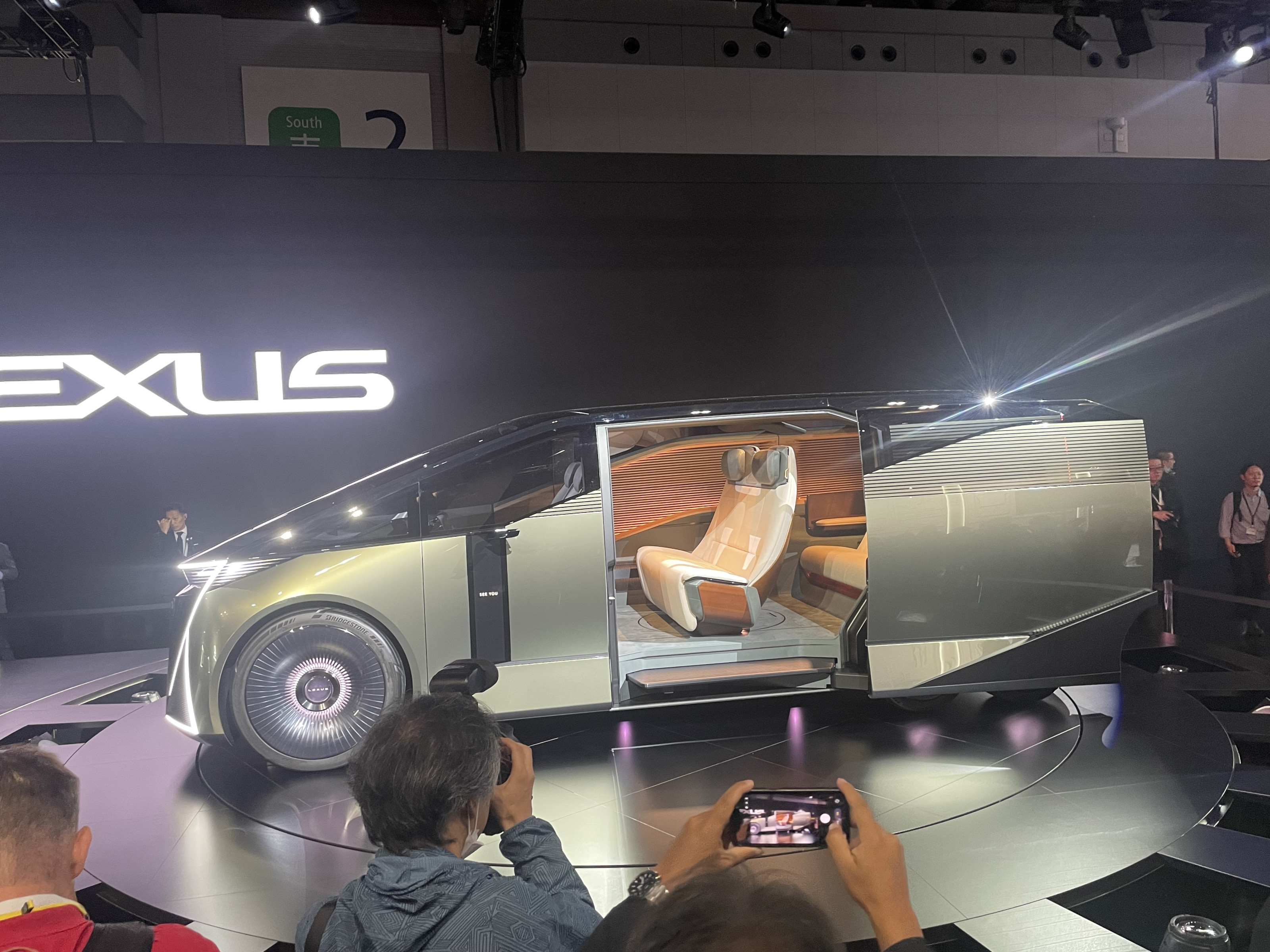 Inside the Lexus LS Six-Wheeler Concept