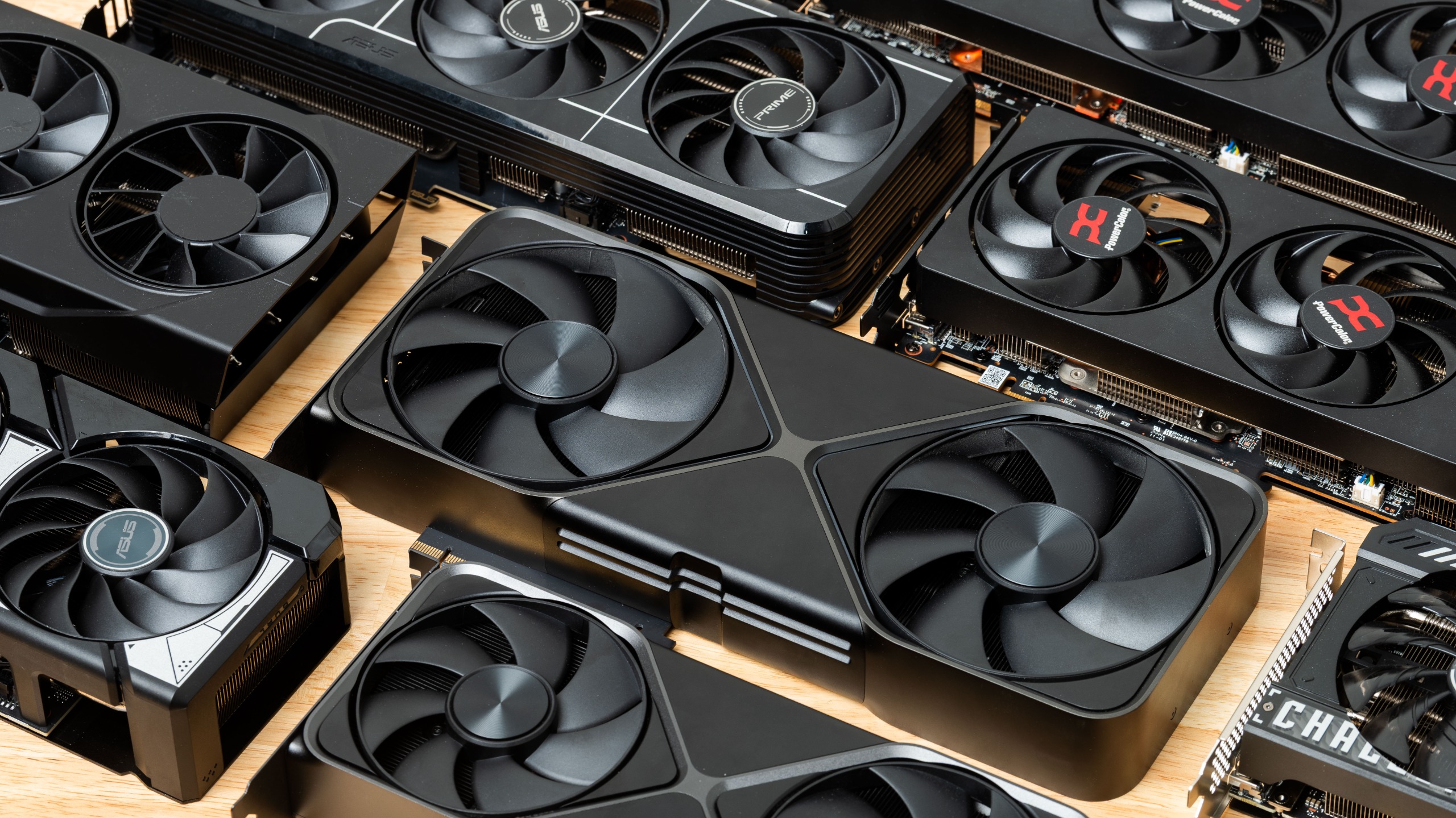 Several GPUs on a workbench