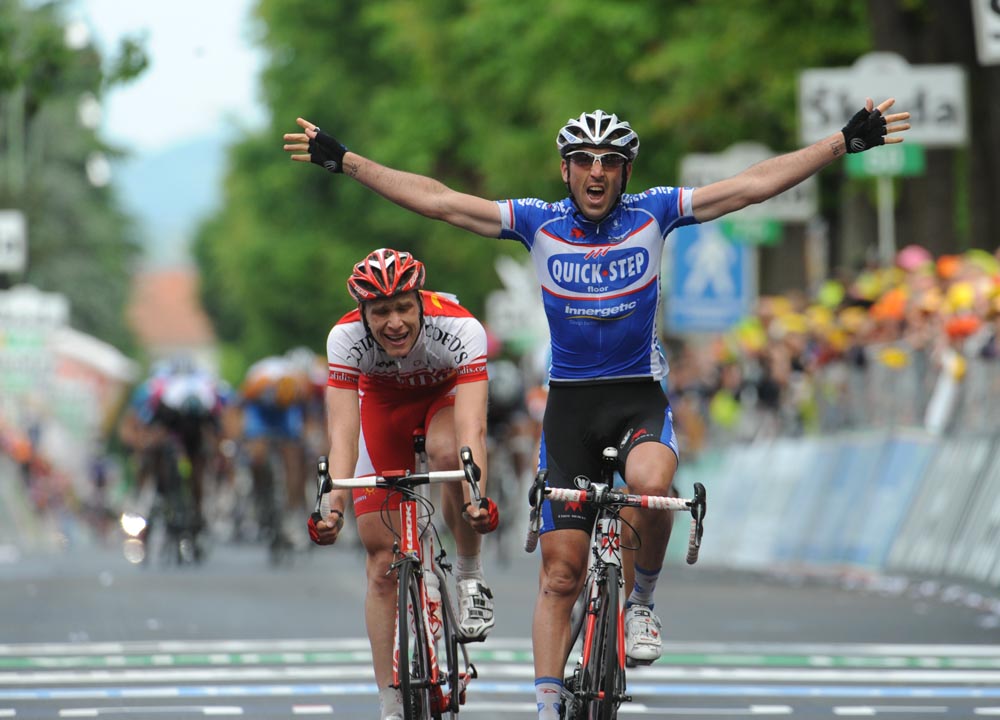 Pineau holds off the sprinters to take Giro stage 5 | Cycling Weekly