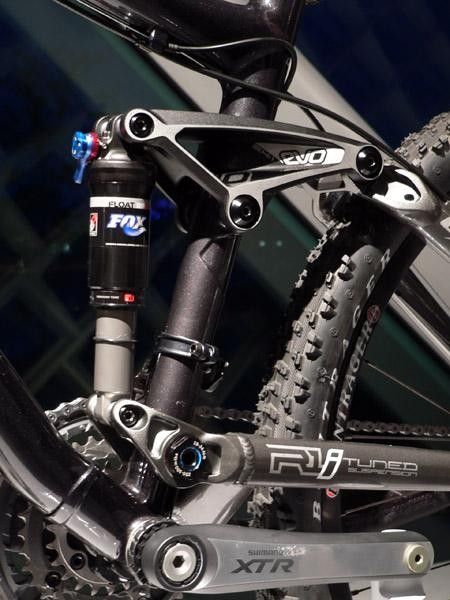 The floating lower shock mount