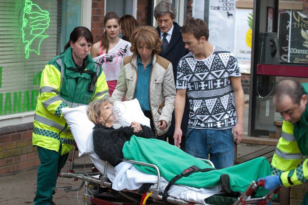 Coronation St&#039;s Audrey suffers heart attack