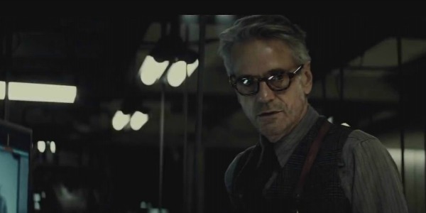 One Thing Ben Affleck Has Promised Jeremy Irons About The Batman |  Cinemablend
