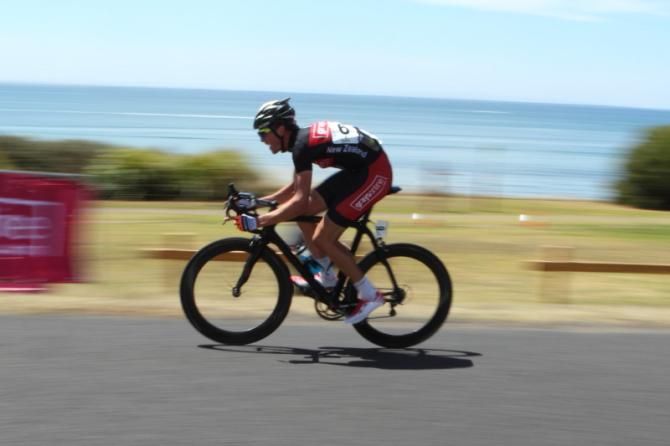 Mike Northey (Grays Online) tries to get away alone