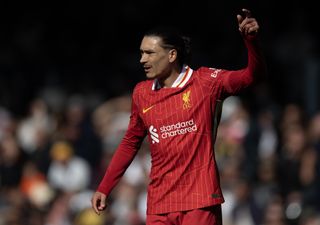 Liverpool striker Darwin Nunez looks set to join Napoli