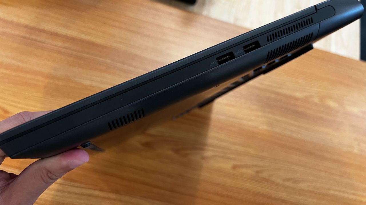 Alienware m17 r5 amd