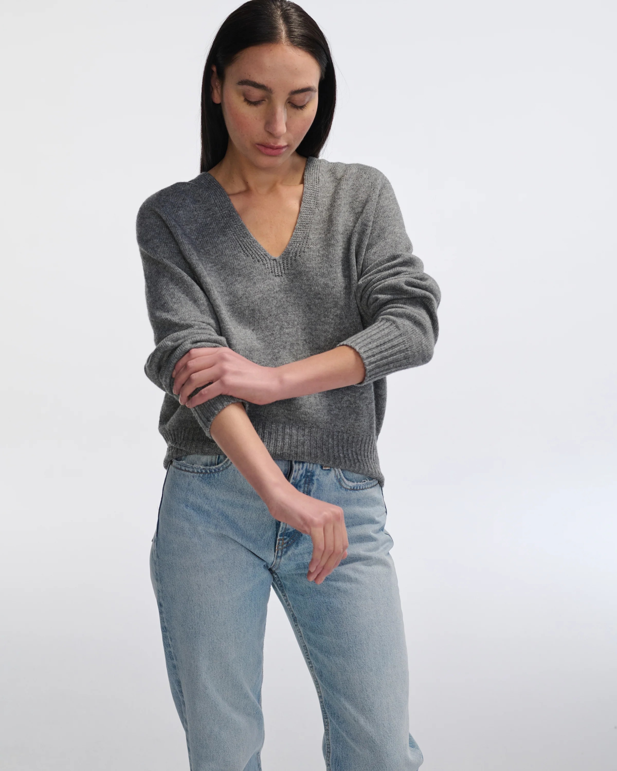 Almina Concept, V Neck Pullover Sweater