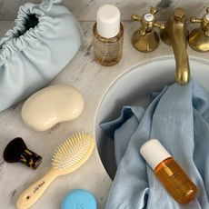 phlur-body-mists-311810-1706033443191-square