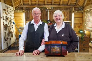 TV tonight Barry and Bernadette with their musical jewellery box.