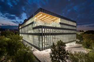 the clean box volume of the Tecnológico de Monterrey New Main Library, Monterrey, Mexico