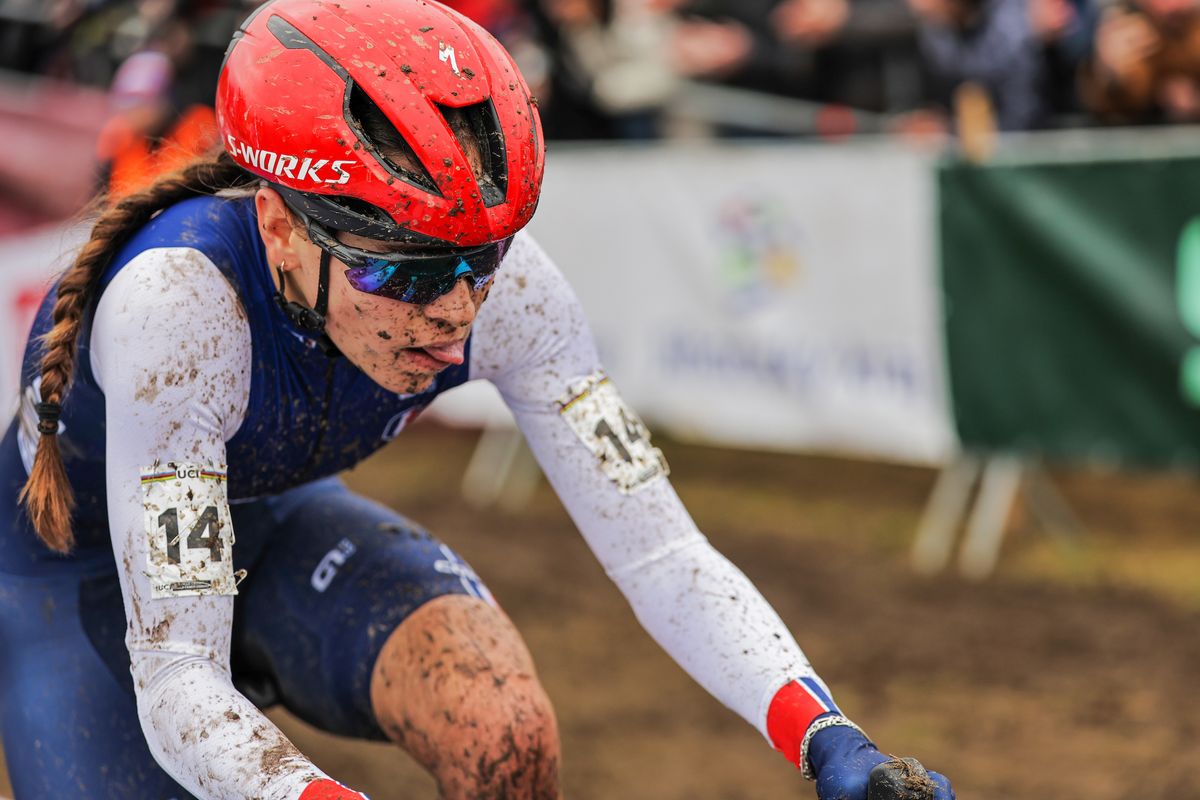 C&eacute;lia Gery of France in action at the Junior women's cyclocross World Championships