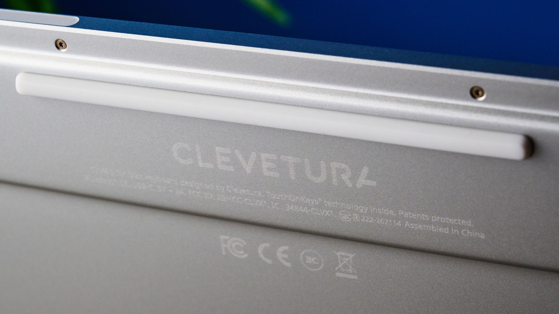 A white Clevetura CLVX S keyboard