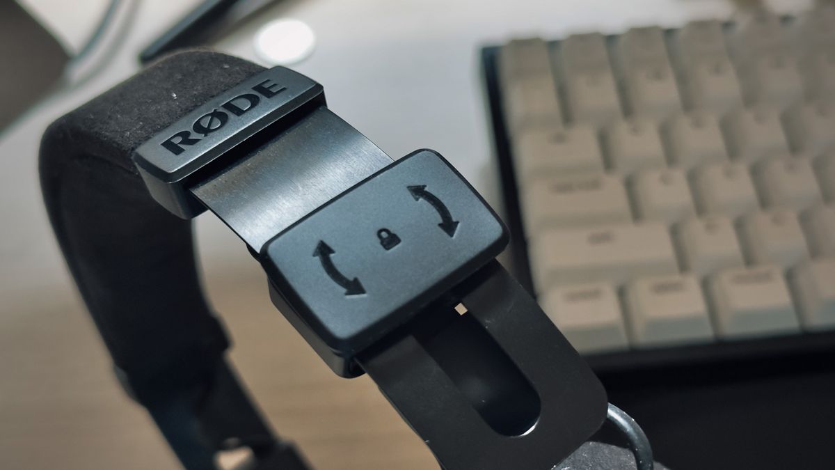 The Rode NTH-100M