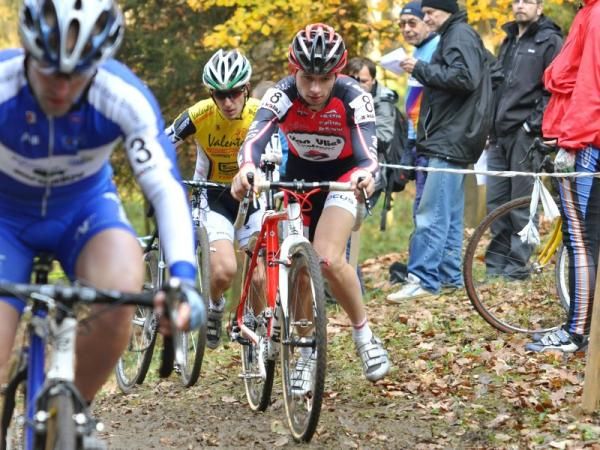 Christoph Pfingsten rides to third