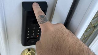 Eufy E330 fingerprint scanner in action