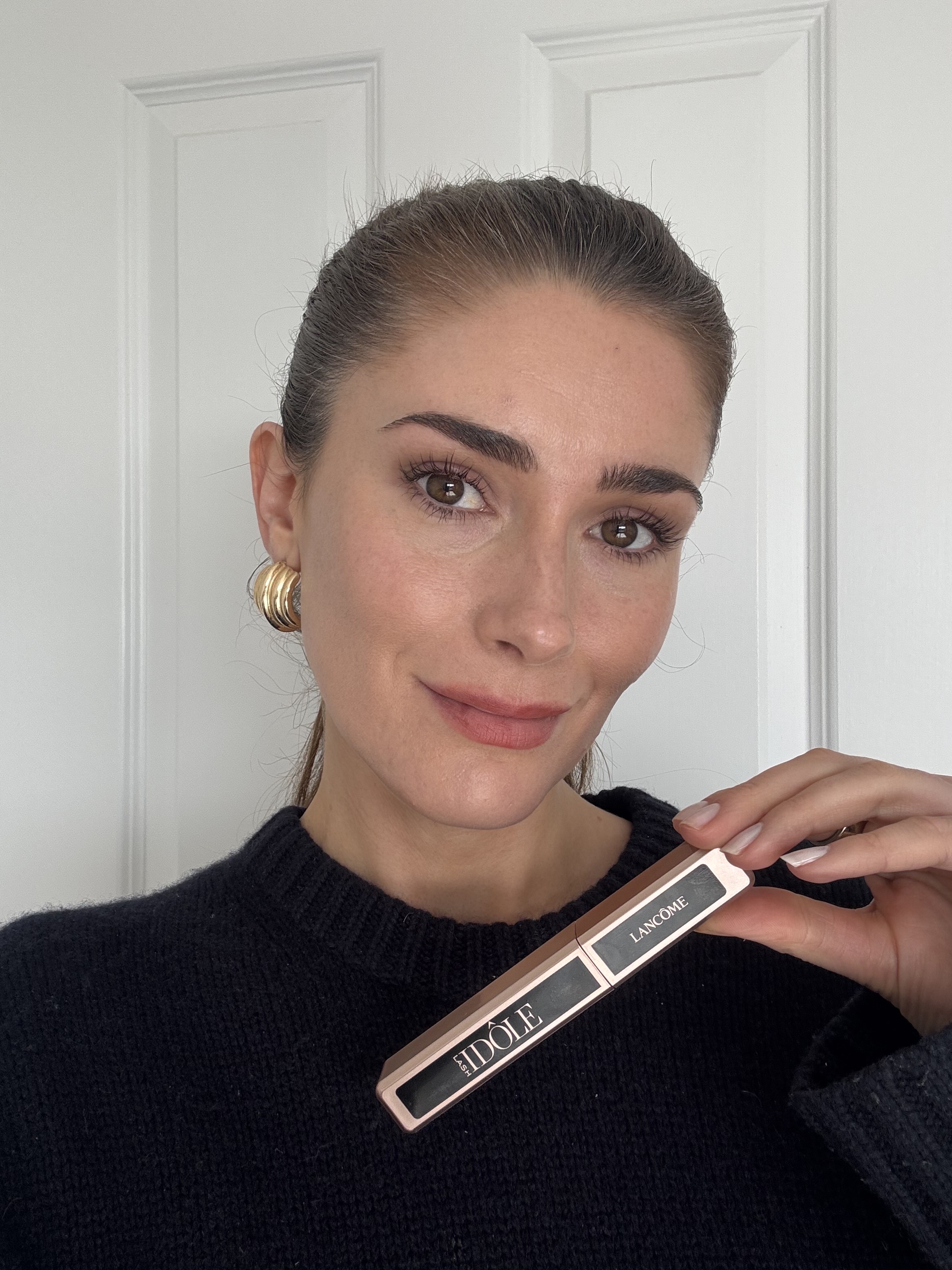Eleanor wearing Lancome Idole lash lifting mascara