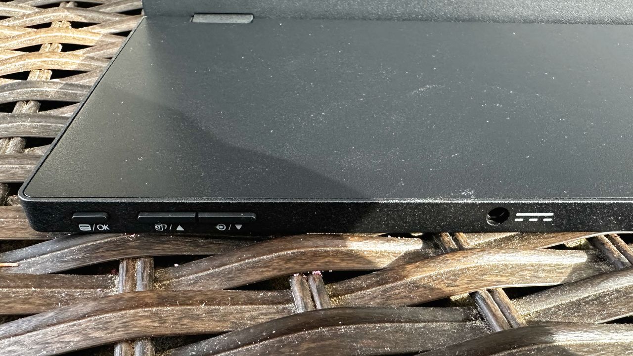 Philips 16B1P3300/27 Portable Monitor