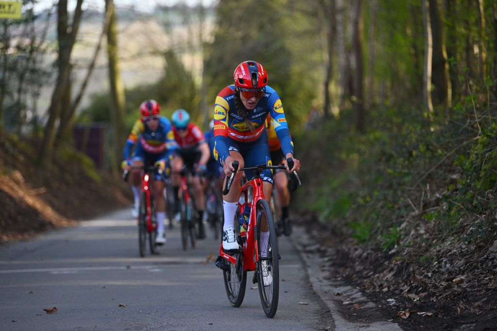 WAREGEM BELGIUM MARCH 27 Lucinda Brand of The Netherlands and Team Lidl Trek competes during the 12nd Dwars door Vlaanderen 2024 Womens Elite a 1299km one day race from Waregem to Waregem on March 27 2024 in Waregem Belgium Photo by Luc ClaessenGetty Images