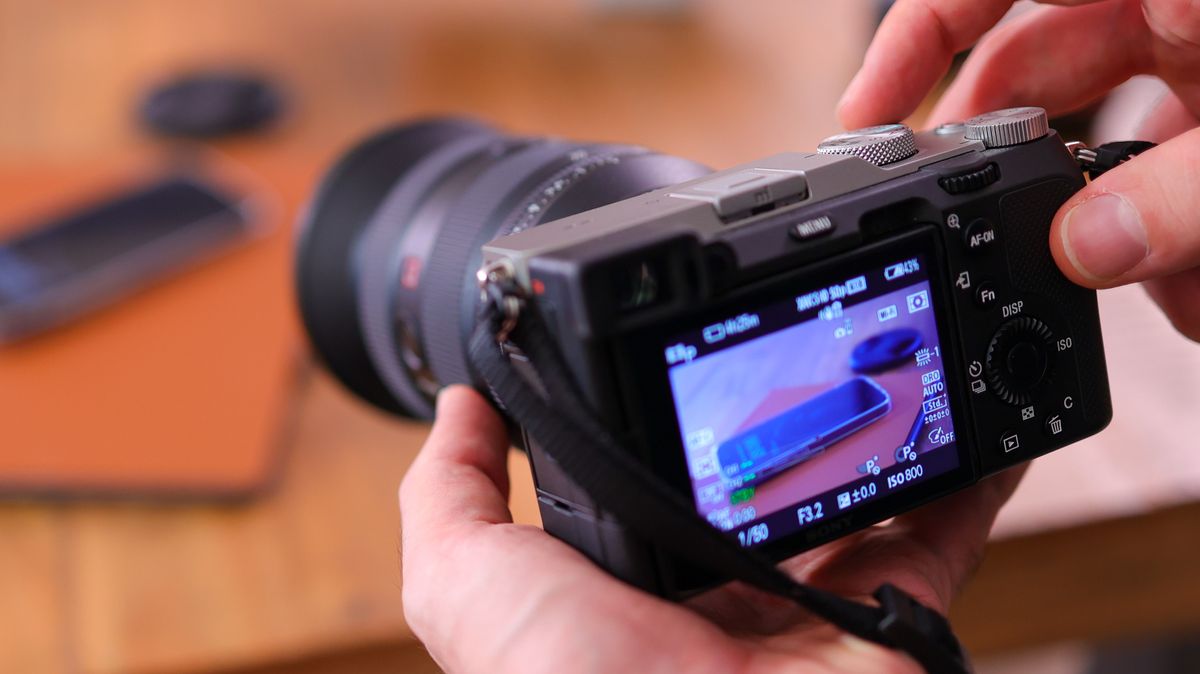 A photo of the Sony A7C