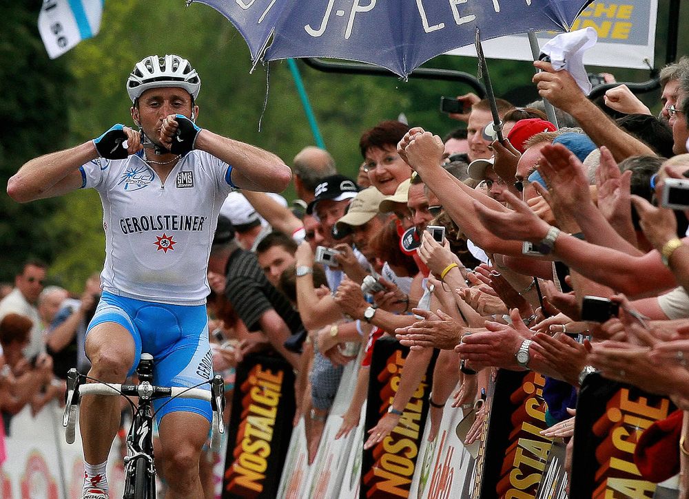 Davide Rebellin (Gerolsteiner/Ger) celebrates as he crosses the finish line of the 2007 Fleche Wallonne.