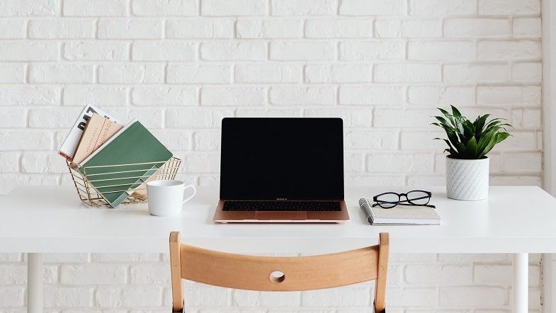 How to clean a laptop screen