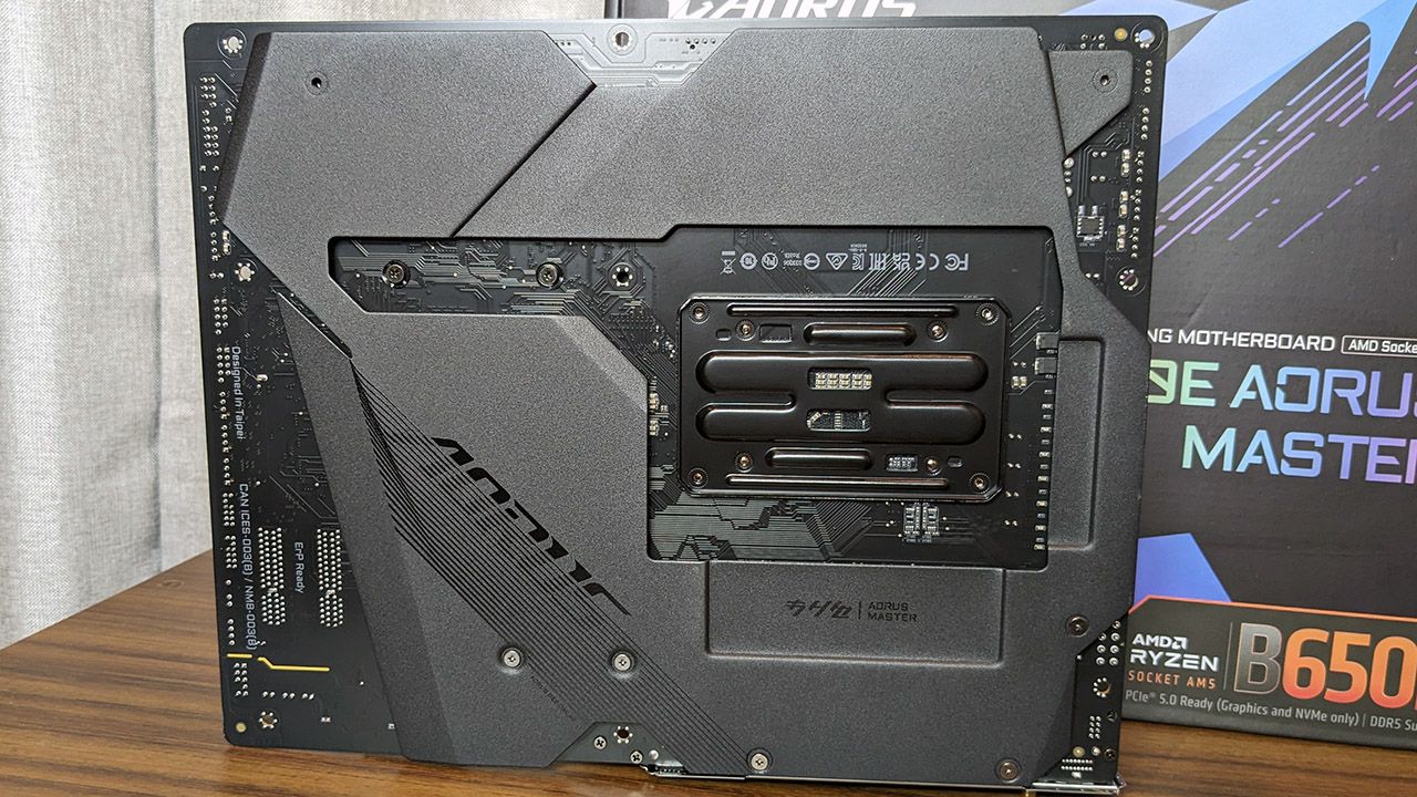 Gigabyte B650E Aorus Master backplate