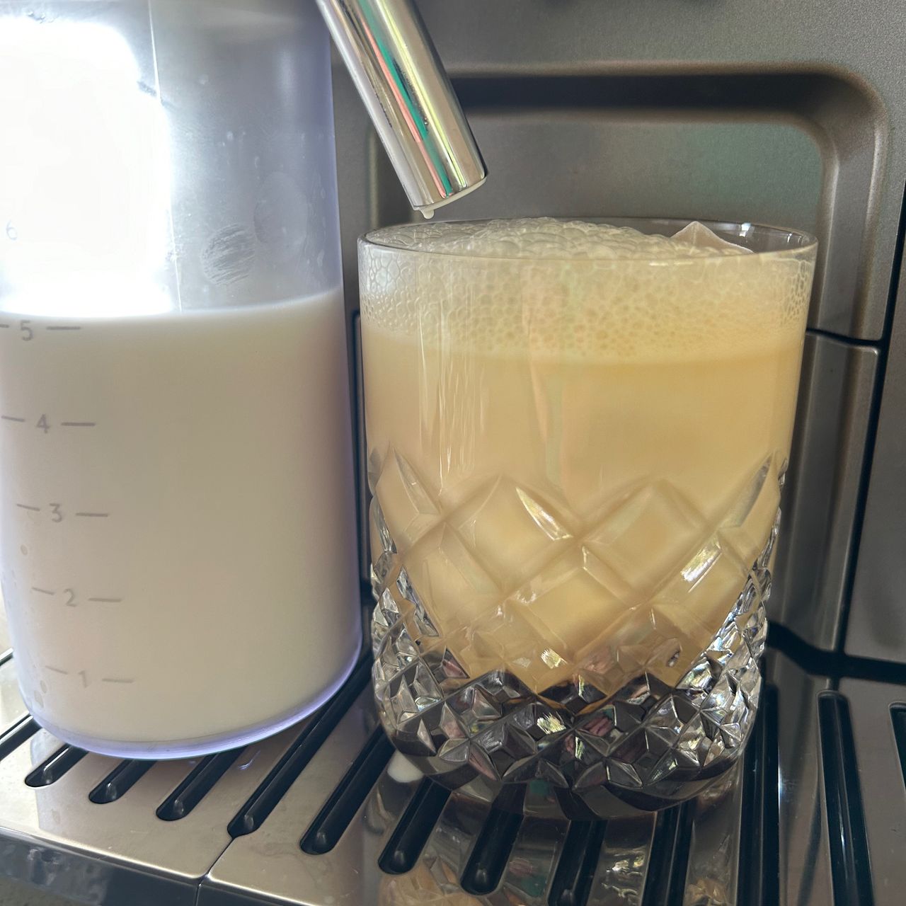 De'Longhi bean to cup coffee machine testing at home