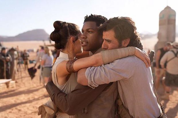 First 'Star Wars: Episode IX' Poster Leaked ... With New Characters Revealed?