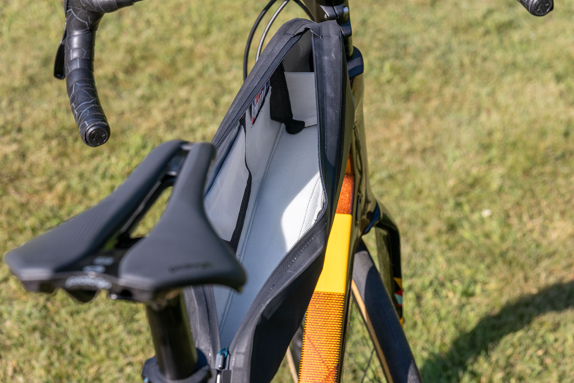 Tailfin Long Top Tube Bag plush liner