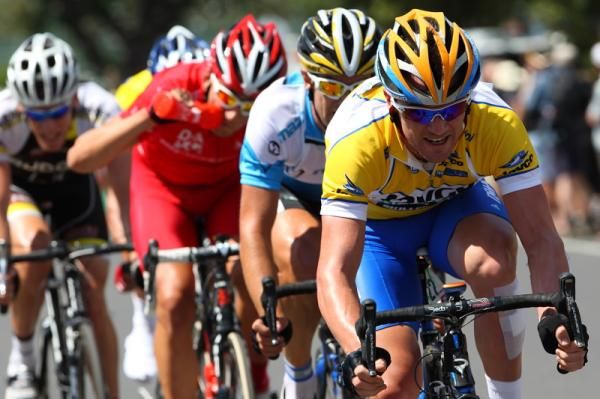 Chris Sutton leads Greg Henderson during the race in Williamstown
