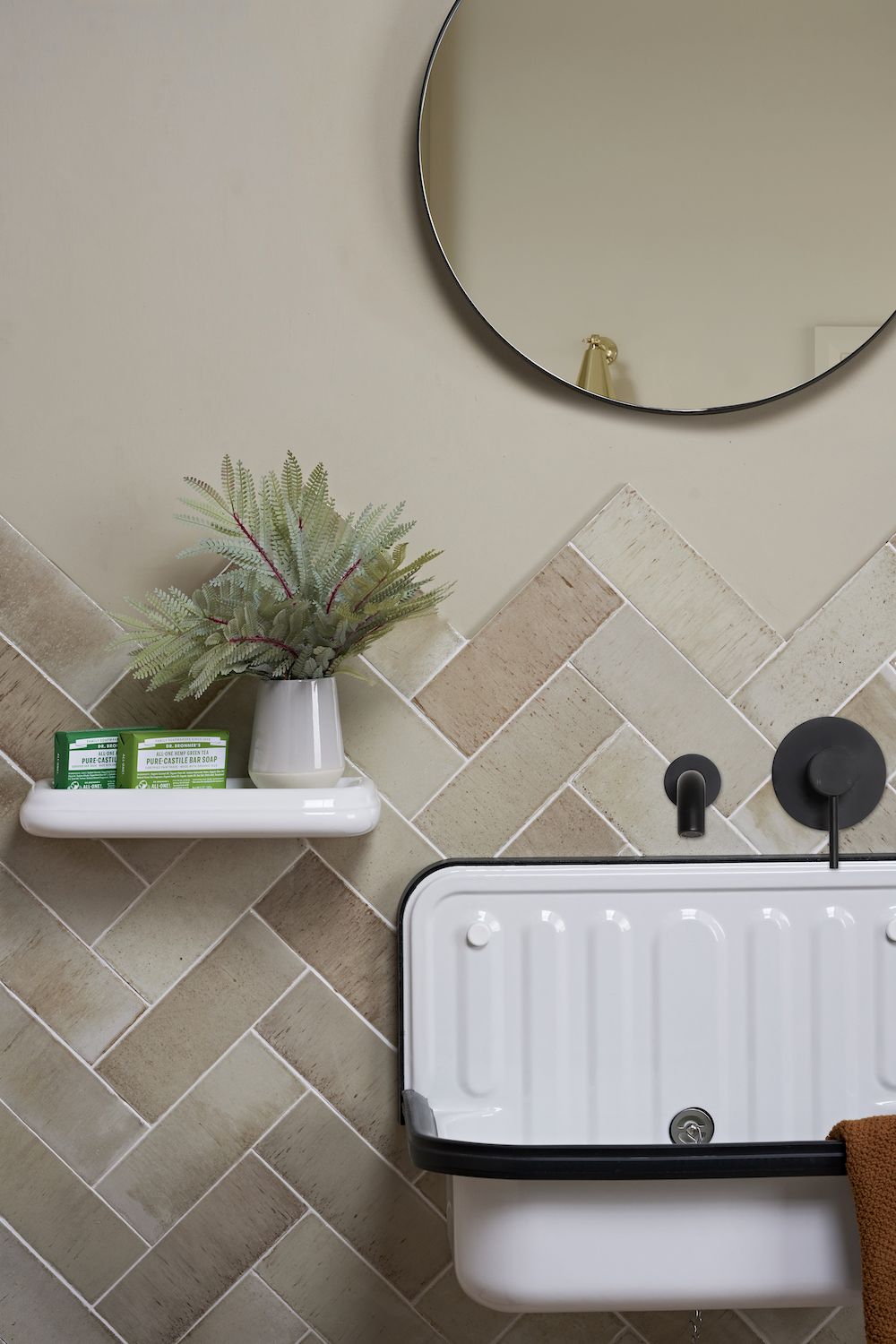 Bathroom backsplash ideas – designers on the best styles Bathroom backsplash ideas – designers on the best styles