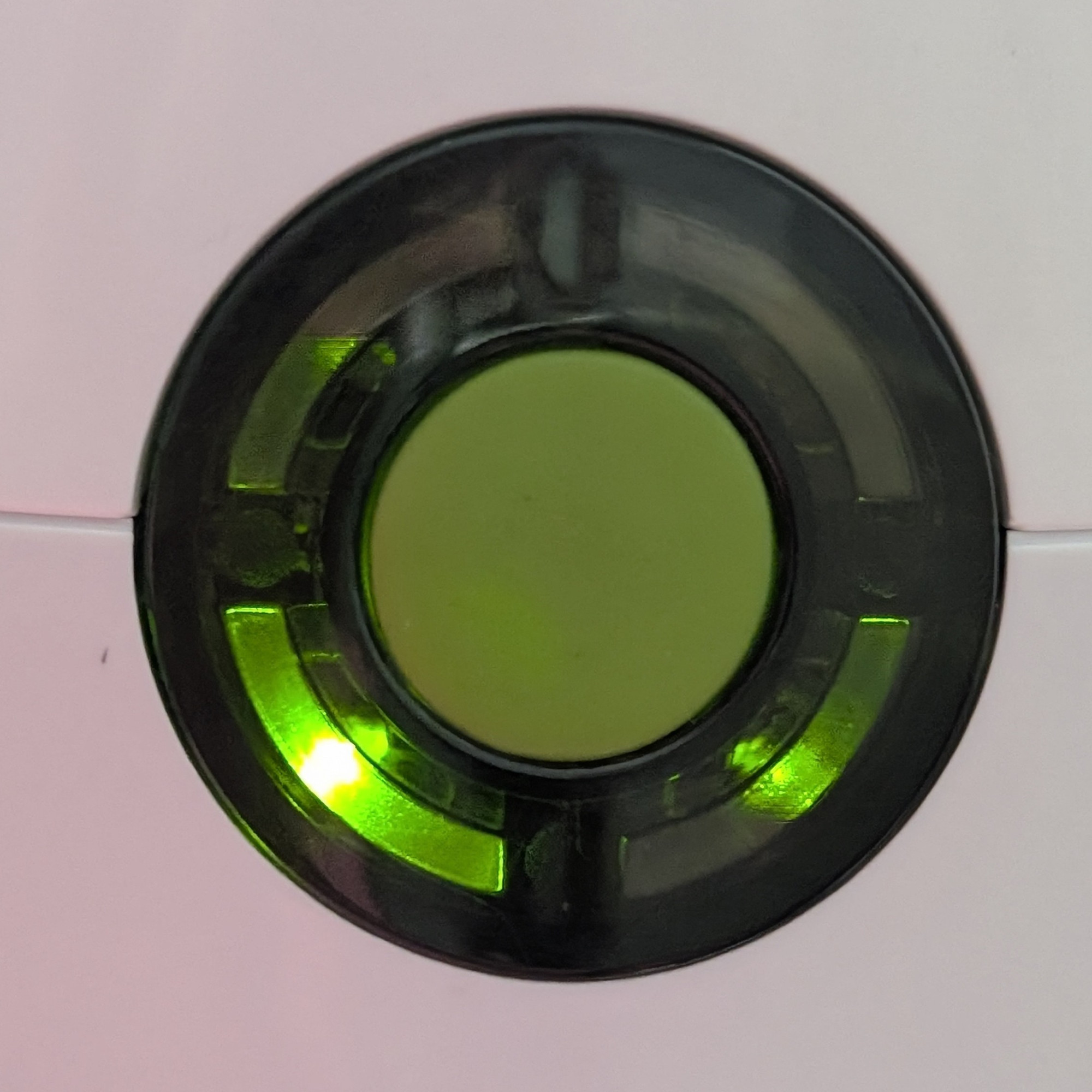 led dial battery display on the gtech gt50 strimmer