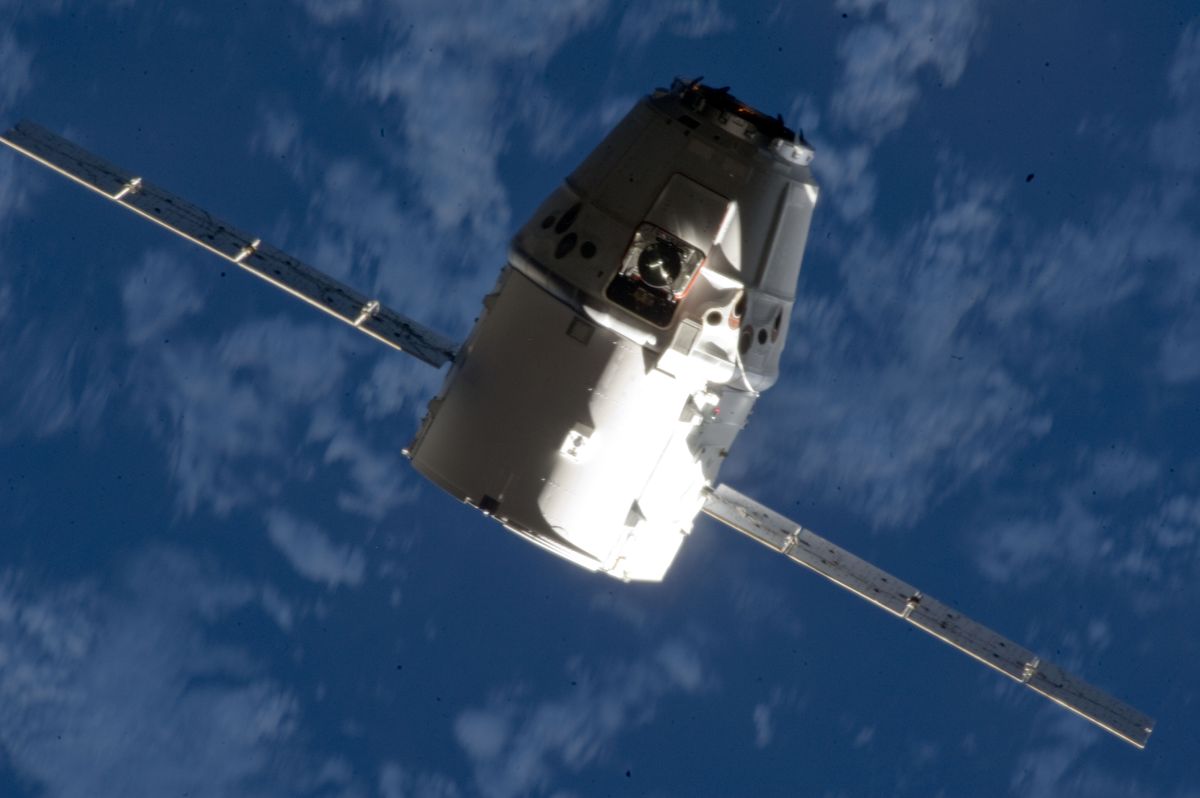  The SpaceX Dragon commercial cargo craft 