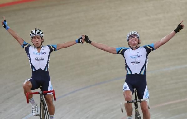 Caleb Ewan and Jackson Law celebrate their win in the men's under 19 madison final.