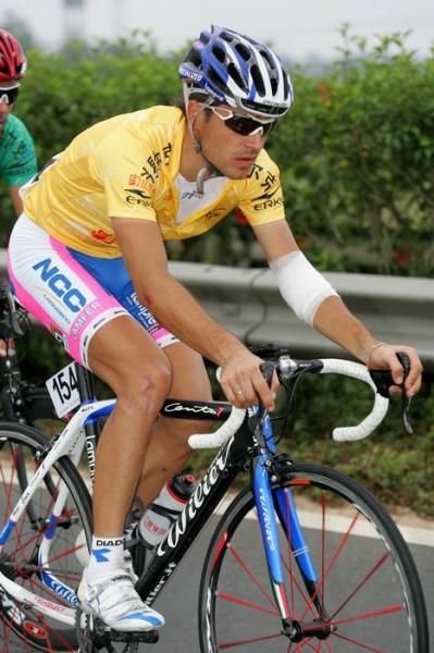 Looking comfortable in the bunch was yellow jersey wearer Vitaliy Buts (Ukraine).