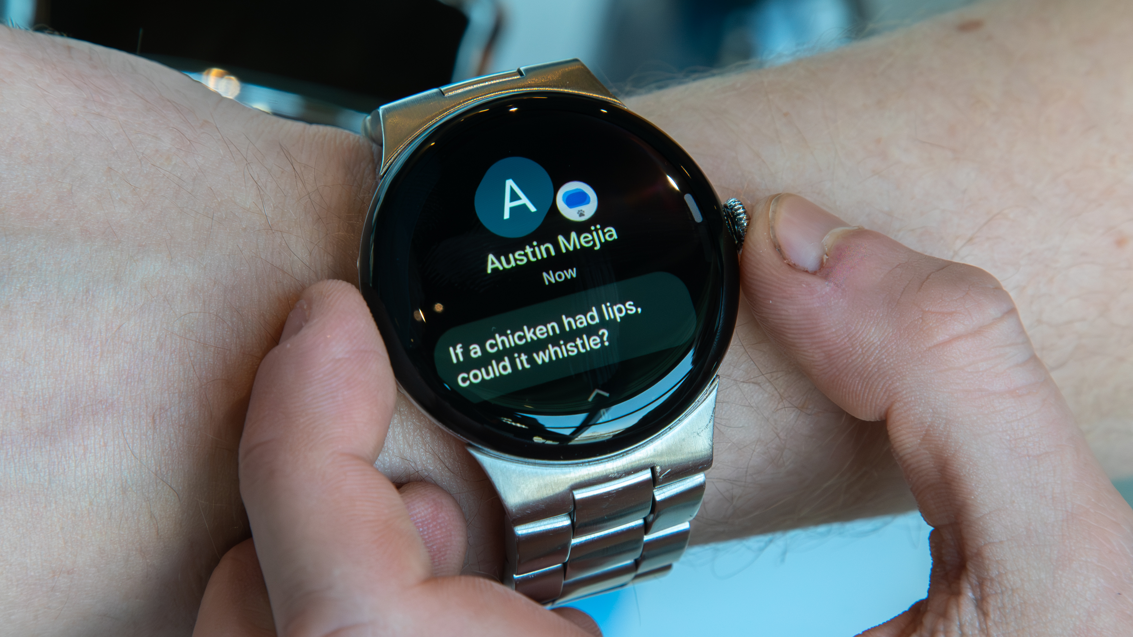 Sending a message on the Pixel Watch 4