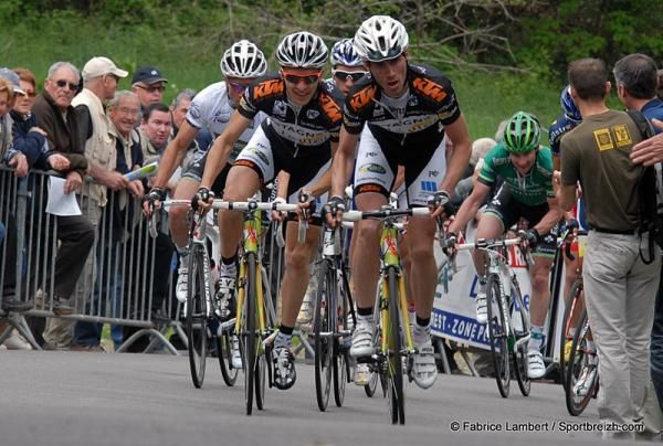 Florian Vachon (Bretagne - Schuller) leads the peloton.