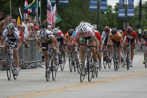 Joelle Numainville drills it to the finish at the Chicago Criterium