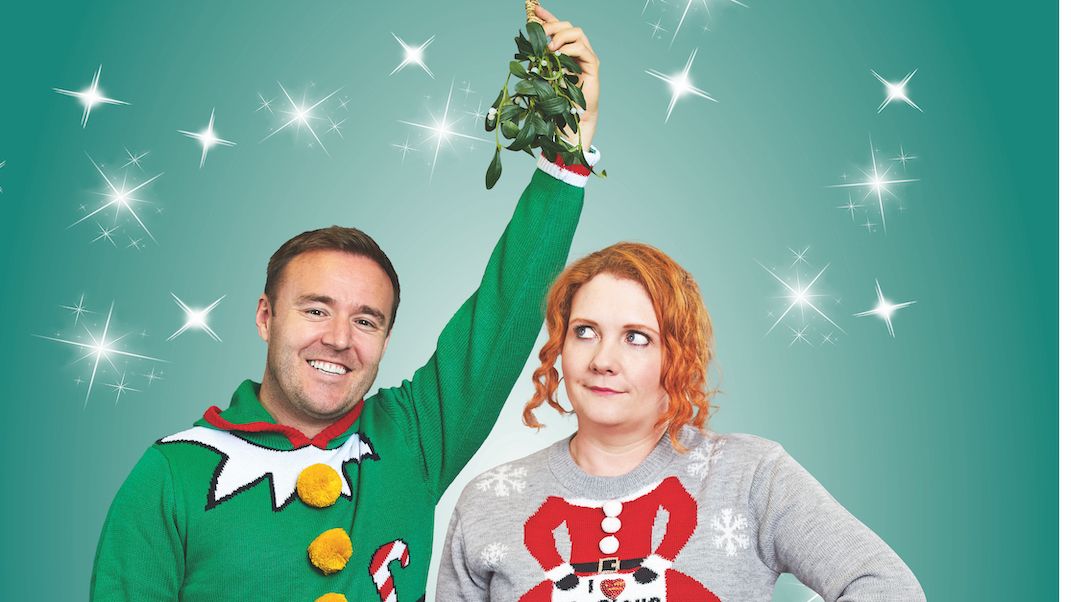 Fiz and Tyrone under the mistletoe Christmas 2021 Coronation Street 