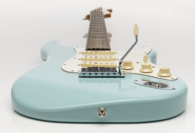 Fender Japan Rei R246