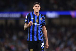 Alessandro Bastoni of Inter Milan during the UEFA Champions League 2024/25 League Phase MD1 match between Manchester City and FC Internazionale Milano at City of Manchester Stadium on September 18, 2024 in Manchester, England.