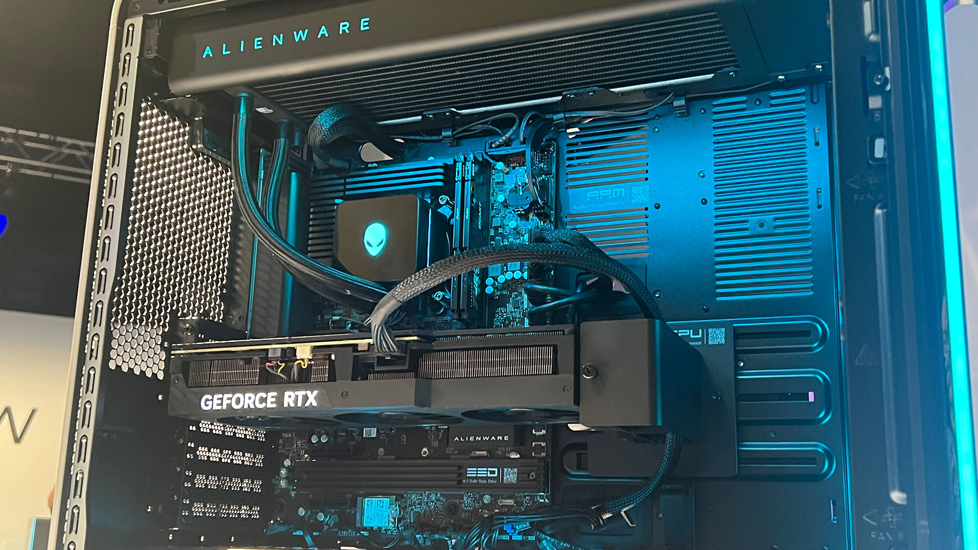 Dentro do novo PC para jogos Alienware Area 51