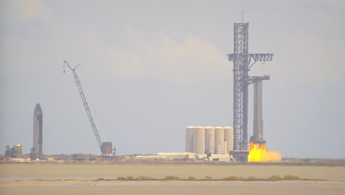 أطلقت SpaceX محركات متعددة على Starship Super Heavy Booster للمرة الأولى (فيديو)