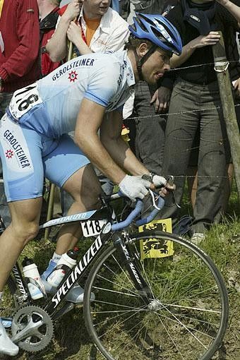 Thomas Ziegler (Gerolsteiner) climbs the Koppenberg