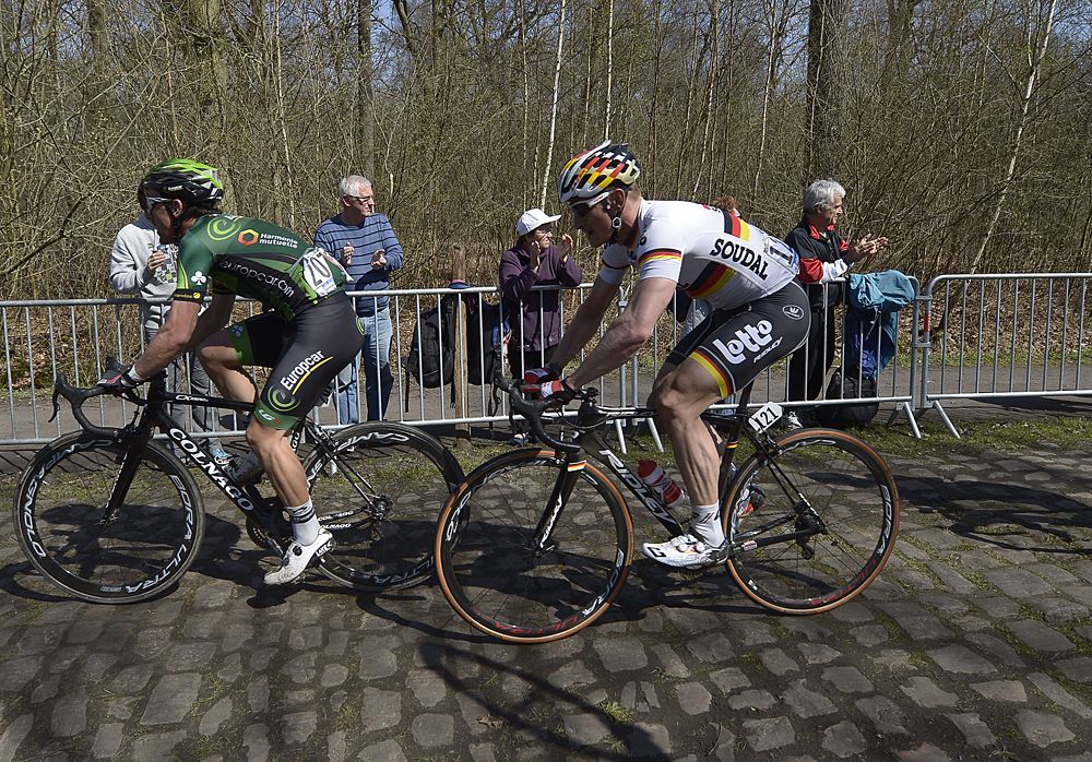 Team Europcar French cyclist Yannick Martinez (L) and Lotto-Soudal German rider Andre Greipel