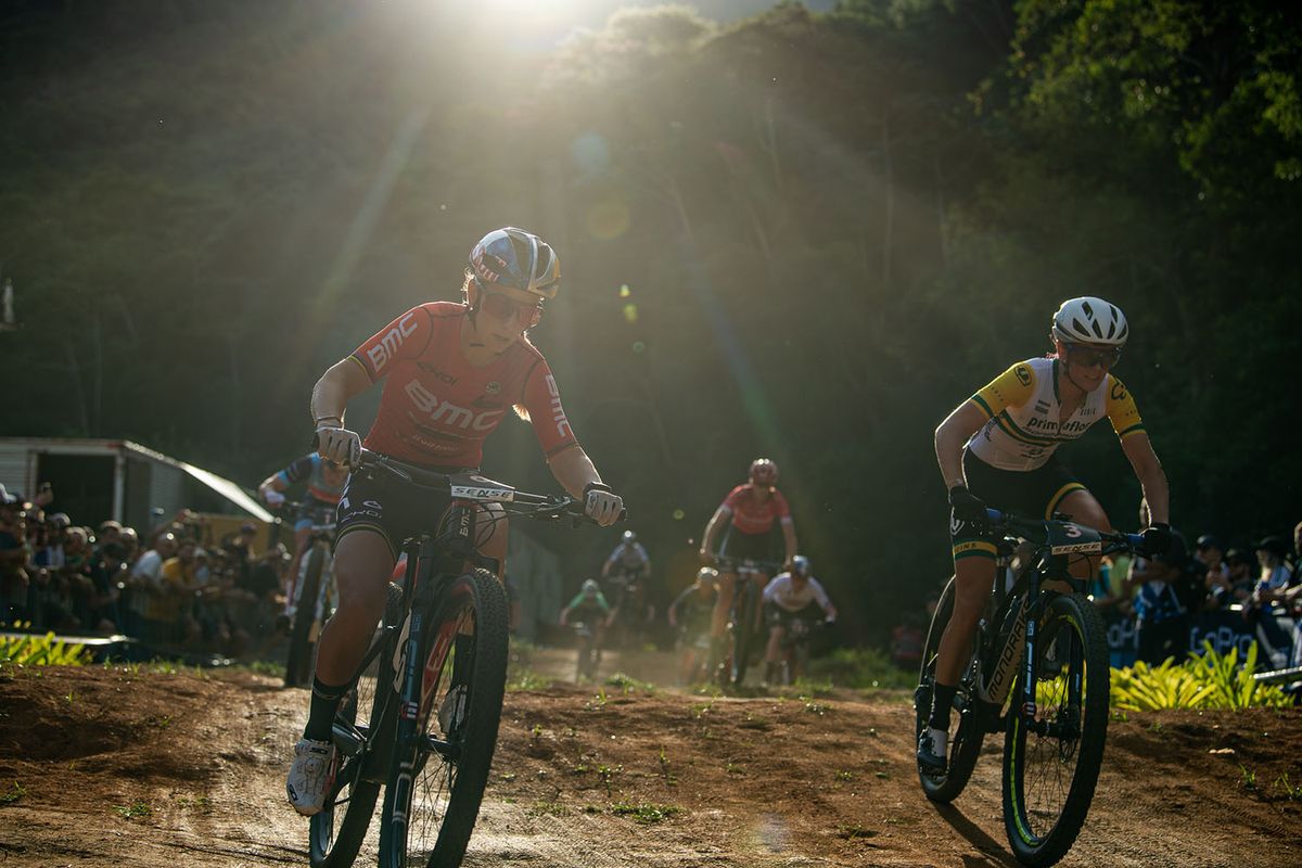 Pauline Ferrand Prevot (BMC MTB Racing) and Rebecca McConnell (Primaflor Mondraker Genuins)