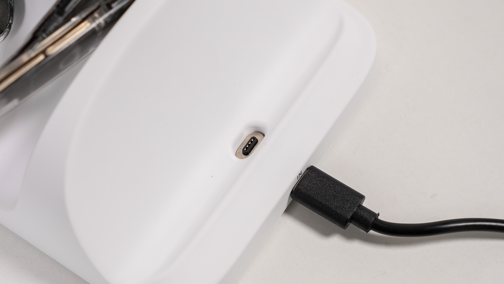 The AMVR Ray-Ban Meta charging dock